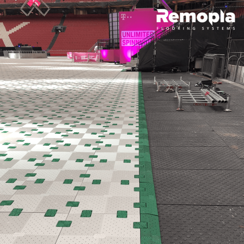 Remopla vloertegel van gerecycled PVC — antislip oppervlak voor tijdelijke verharding